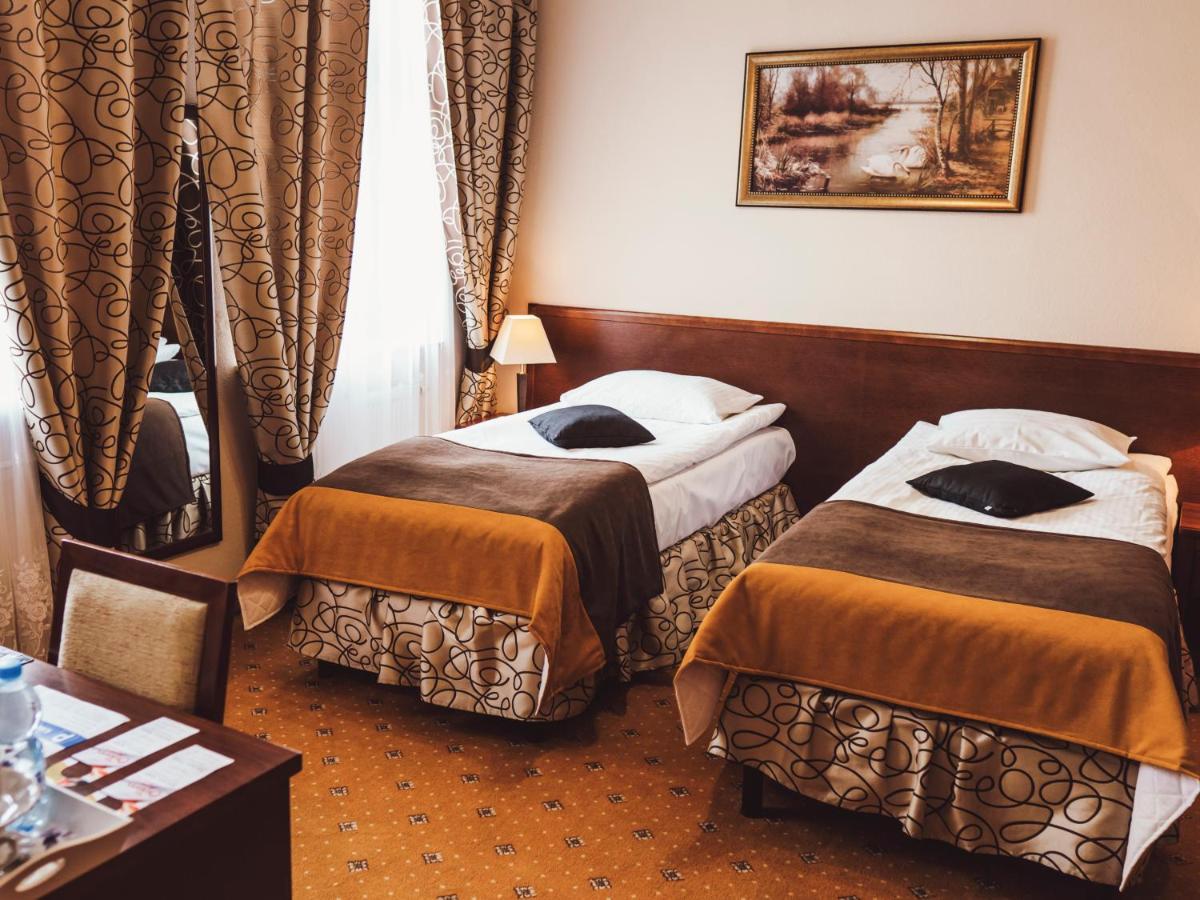 Hotel Osjann ビャワ・ボドラスカ エクステリア 写真