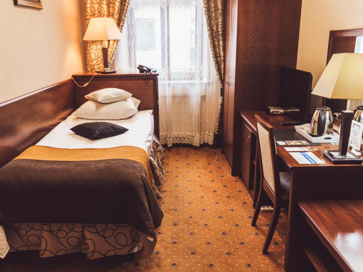 Hotel Osjann ビャワ・ボドラスカ エクステリア 写真