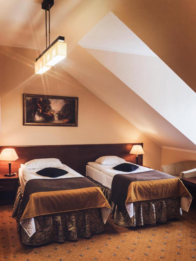 Hotel Osjann ビャワ・ボドラスカ エクステリア 写真