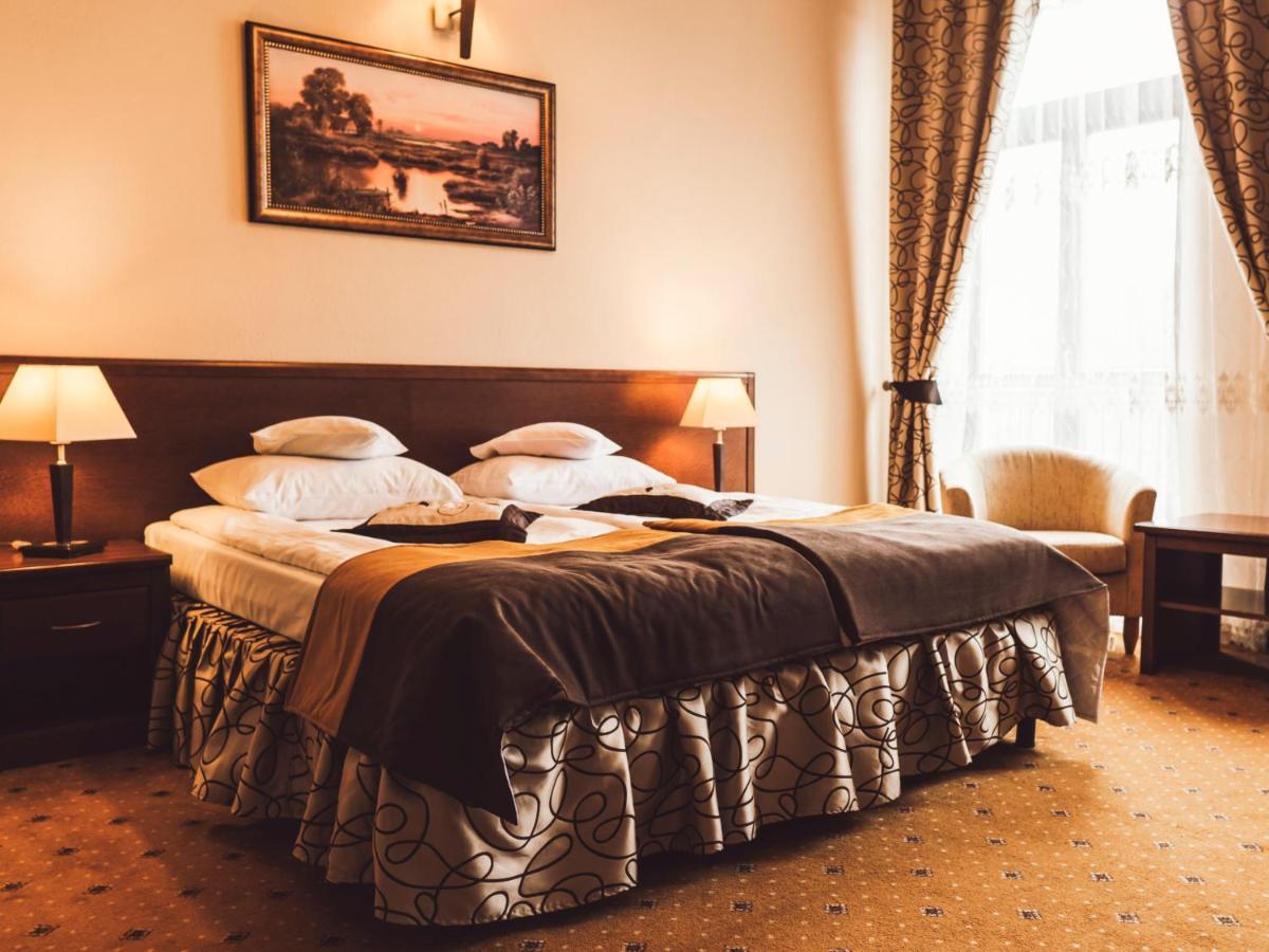 Hotel Osjann ビャワ・ボドラスカ エクステリア 写真