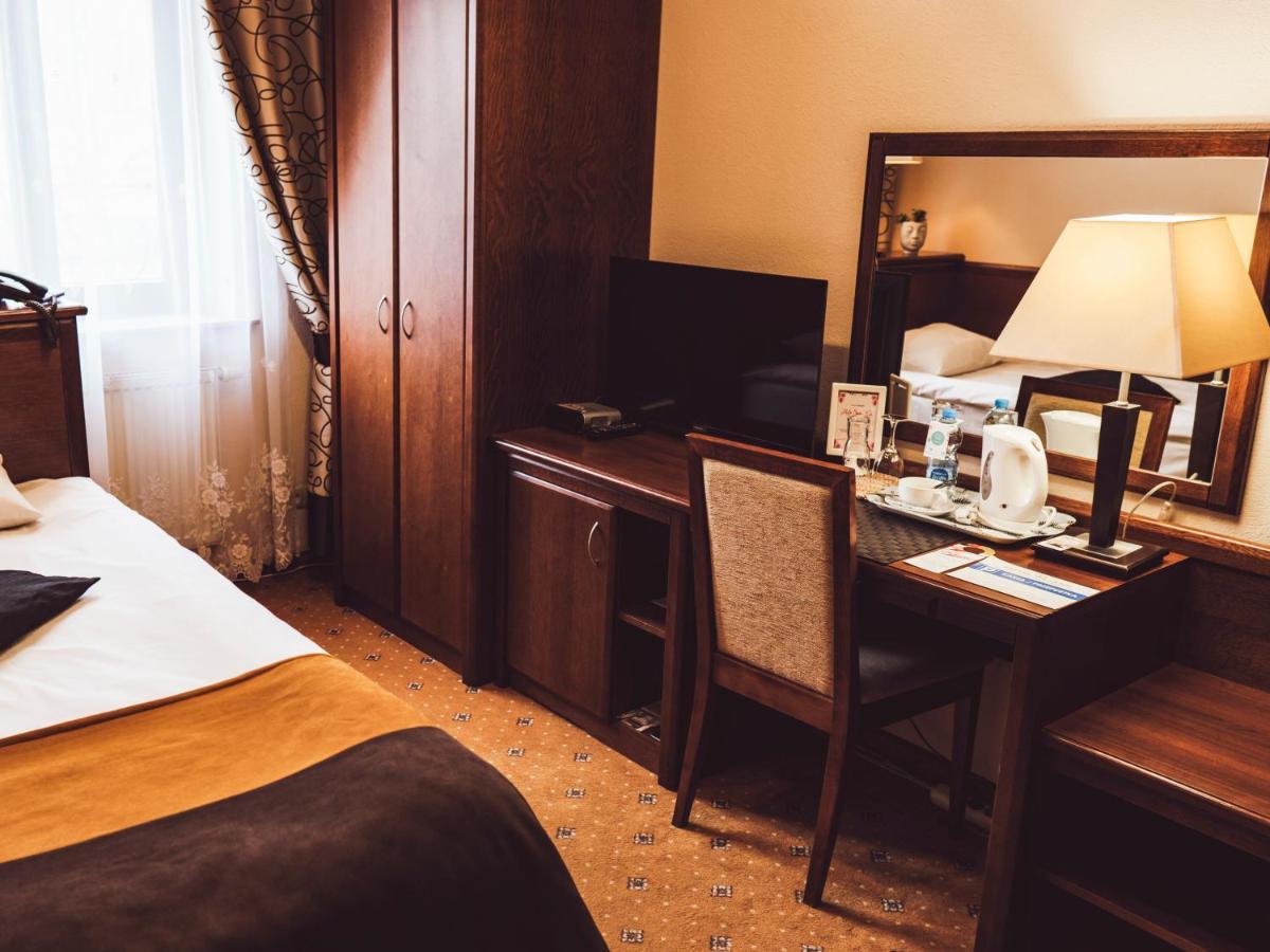 Hotel Osjann ビャワ・ボドラスカ エクステリア 写真