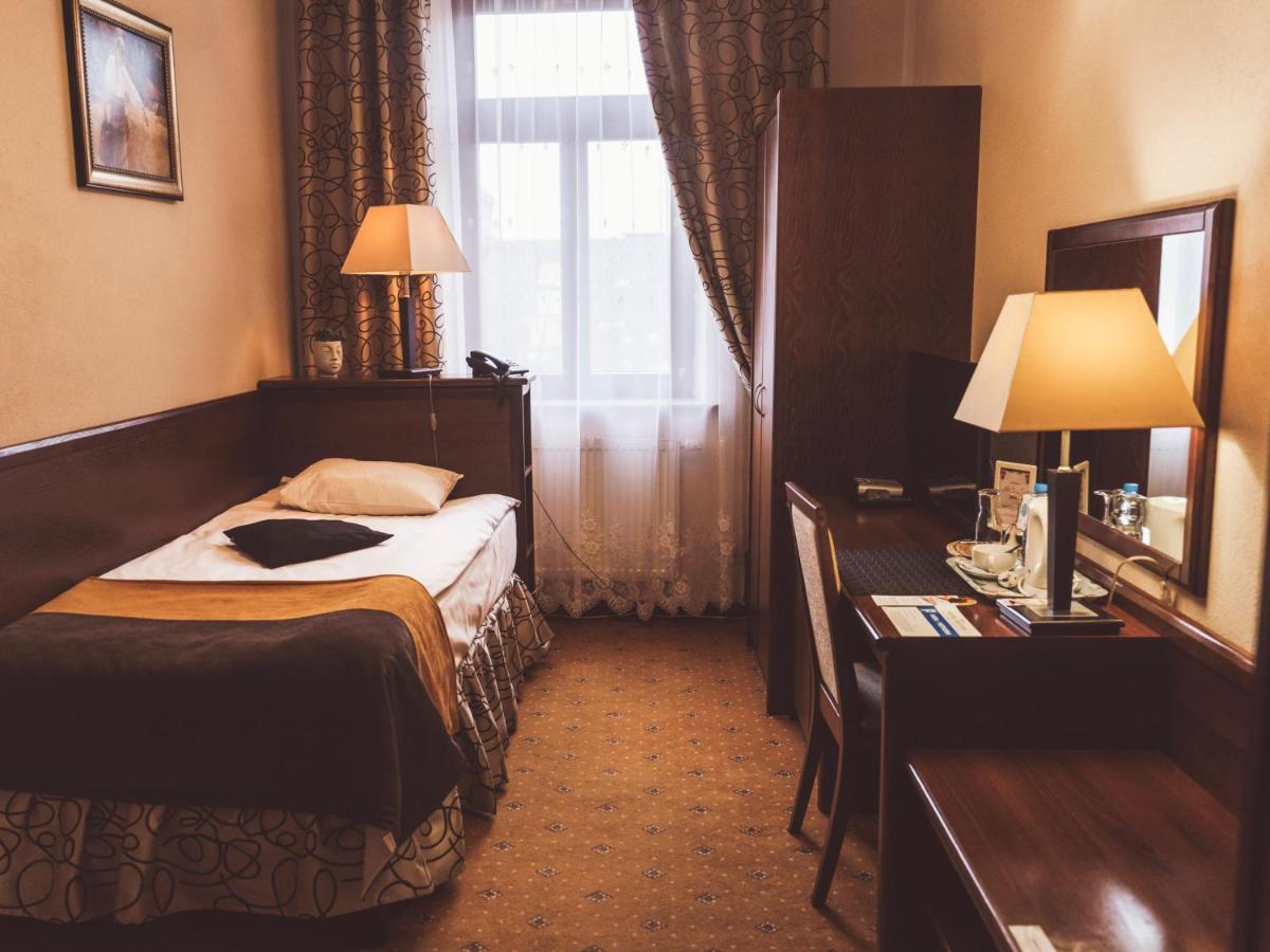 Hotel Osjann ビャワ・ボドラスカ エクステリア 写真