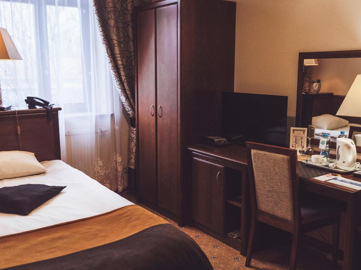 Hotel Osjann ビャワ・ボドラスカ エクステリア 写真