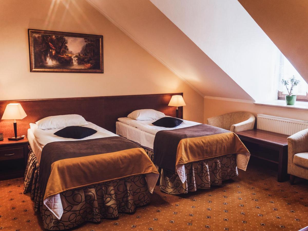 Hotel Osjann ビャワ・ボドラスカ エクステリア 写真