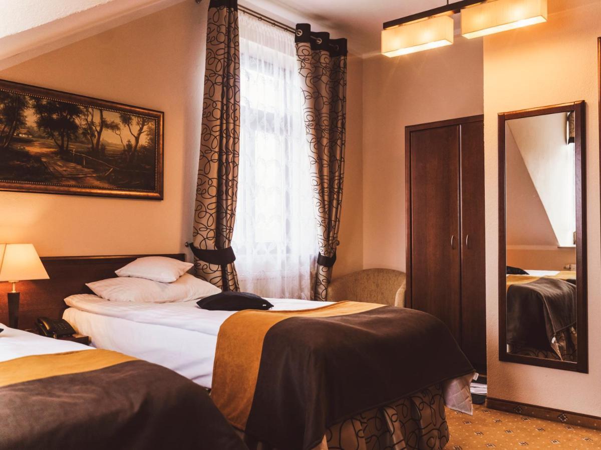 Hotel Osjann ビャワ・ボドラスカ エクステリア 写真